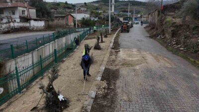 Aydın’ın Yenipazar ilçesinde çalışmalarını sürdüren belediye ekipleri, birçok noktada temizlik