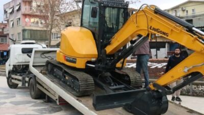 Yenipazar Belediyesi’nin araç filosuna kazandırılan 6 tonluk ekskavatörün, ilçedeki hizmet