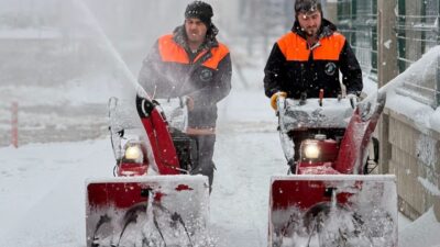 Yeşilyurt Belediyesi, etkisini artırarak devam eden yoğun kar yağışına karşı