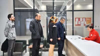 Yeşilyurt Belediyesi personelleri, toplumsal dayanışmanın en güzel örneklerinden birini sergileyerek