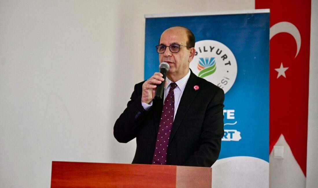 Yeşilyurt Belediyesi, Dilek Şehit Zekeriya Bitmez Anadolu Lisesi öğrencilerine kitap