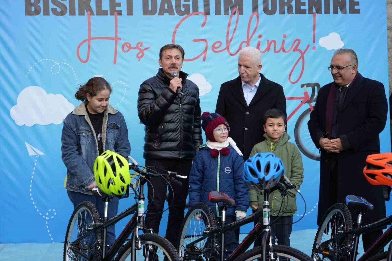 Bahçelievler Belediyesi, her ay düzenlediği Bisiklet Çekiliş ve Dağıtım Töreni’nin