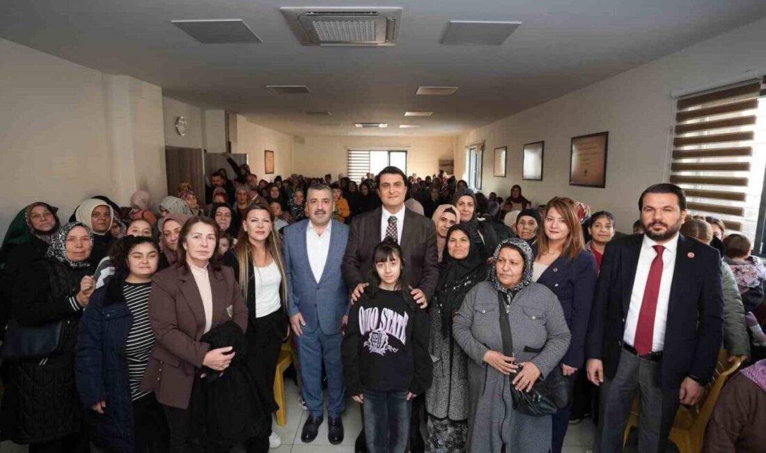 Şehitkamil Belediye Başkanı Umut Yılmaz, Karşıyaka Mahallesi’nde kadınlarla bir araya