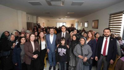 Şehitkamil Belediye Başkanı Umut Yılmaz, Karşıyaka Mahallesi’nde kadınlarla bir araya