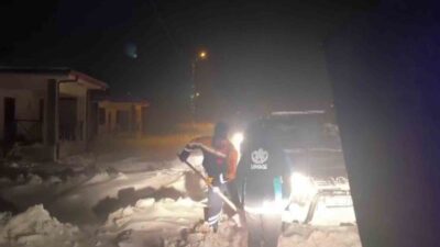 Adıyaman’da, birkaç gündür etkisini sürdüren kar yağışında aniden bastıran tipide