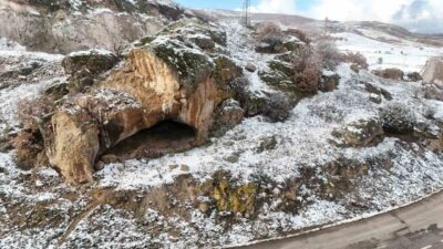 Yozgat’ın Saraykent ilçesinde bulunan Kara Mağara, ilçenin eski ismini taşımasıyla