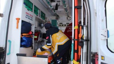 Bitlis’te yoğun kar nedeniyle yolu kapanan Akçalı köyü Tabanözü Mezrası’nda