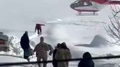 Malatya’nın Pütürge ilçesinde kar nedeniyle yolu kapalı mahallede rahatsızlanan 1