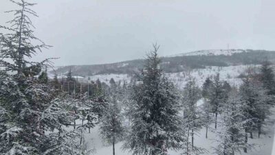Yozgat’ta dün gece saatlerinde bu yana aralıklarla etkili olan kar