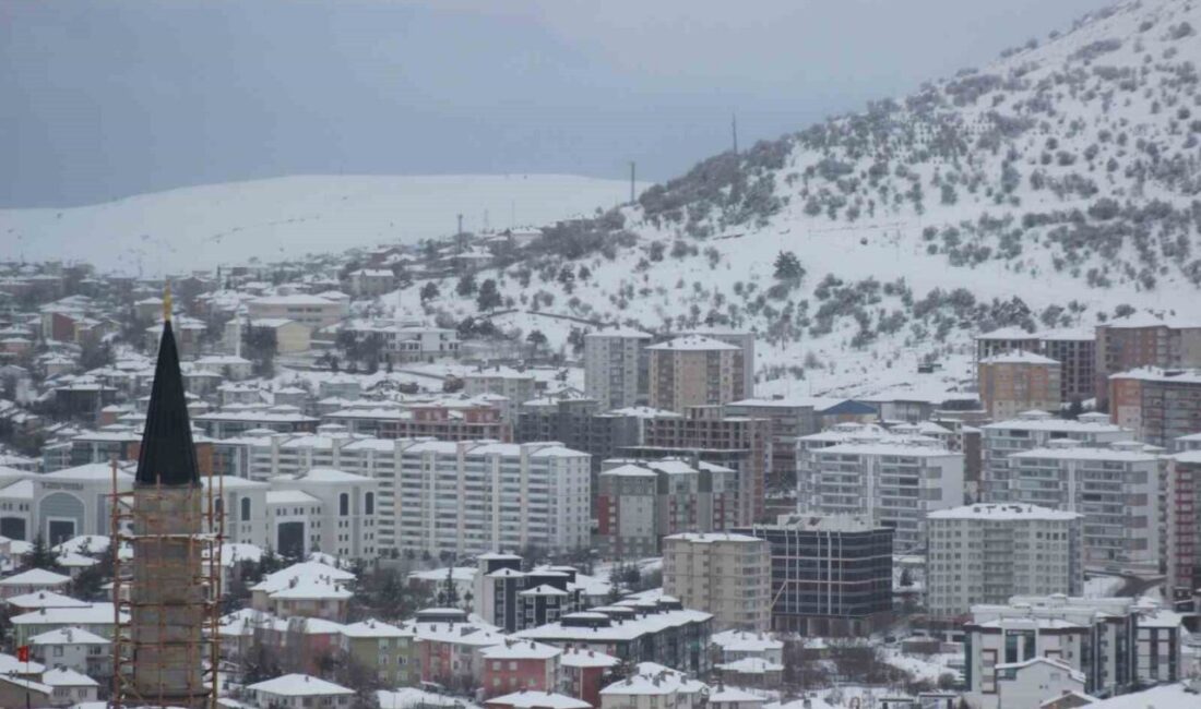 Yozgat’ta etkili olan kar yağışı kent genelinde sevinçle karşılanıyor. Yer