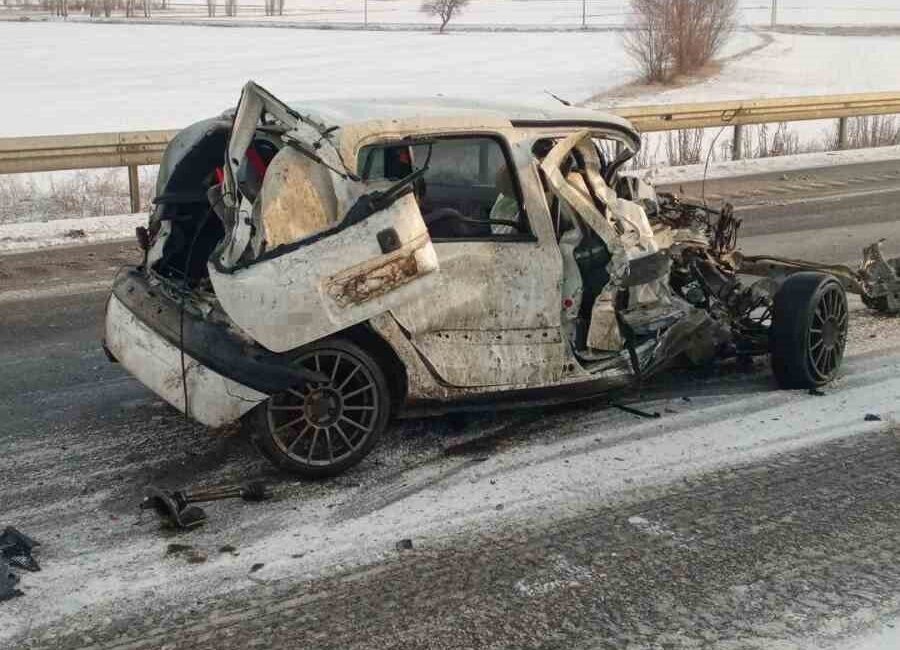 Yozgat’ın Sorgun ilçesinde 3 aracın karıştığı zincirleme kazada 3 kişi