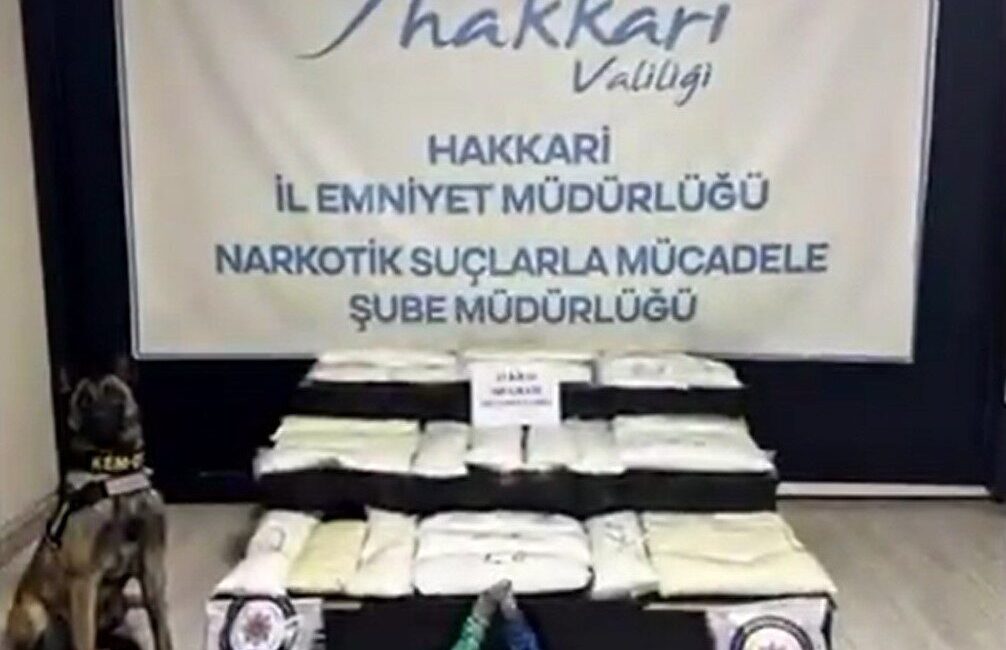 HAKKARİ (İHA) – Hakkâri’nin Yüksekova ilçesinde polis ekiplerince durdurulan bir