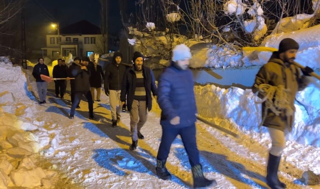 Hakkari’nin Yüksekova ilçesinde son yılların en yoğun kar yağışı etkili