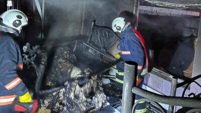 Hakkari’nin Yüksekova ilçe kırsalında odun sobası kaynaklı ev yangınında dumandan