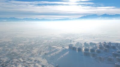 Hakkari’nin Yüksekova ilçesinde etkili olan yoğun sis nedeniyle Ankara-Yüksekova karşılıklı