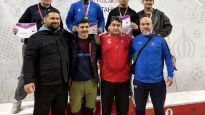Yunusemre Belediyespor’un güreşçileri, Kütahya’da düzenlenen Okul Sporları B Gençler Grekoromen