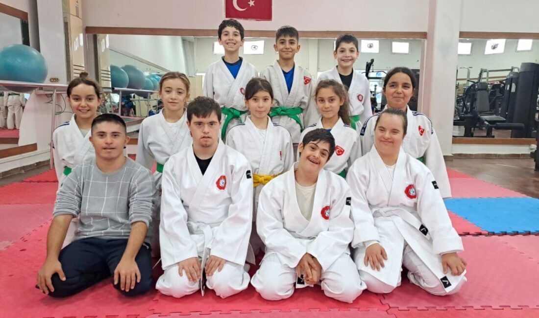 Yunusemre Belediyespor tarafından down sendromlu bireylere yönelik başlatılan judo kursları,