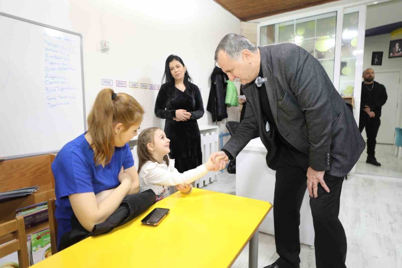 Yunusemre Belediyesi, 2025 yılında hizmete sunduğu 4 yeni kreşle ilçedeki