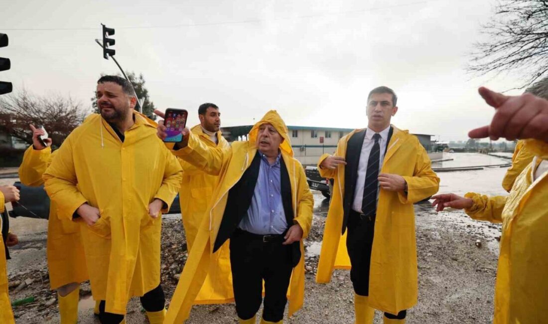 Adana’da etkili olan yoğun yağışlar nedeniyle Yüreğir Belediyesi tarafından kriz