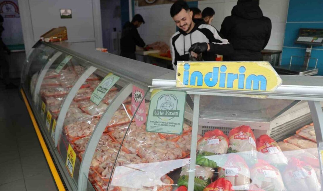 Adana’da zehirlenme vakalarının artması ve üretim fazlalığı nedeniyle tavuk fiyatları