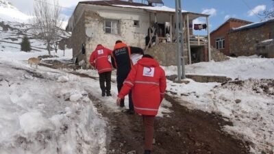 Tunceli’de etkisini artıran kış şartlarına rağmen Türk Kızılayı ve AFAD