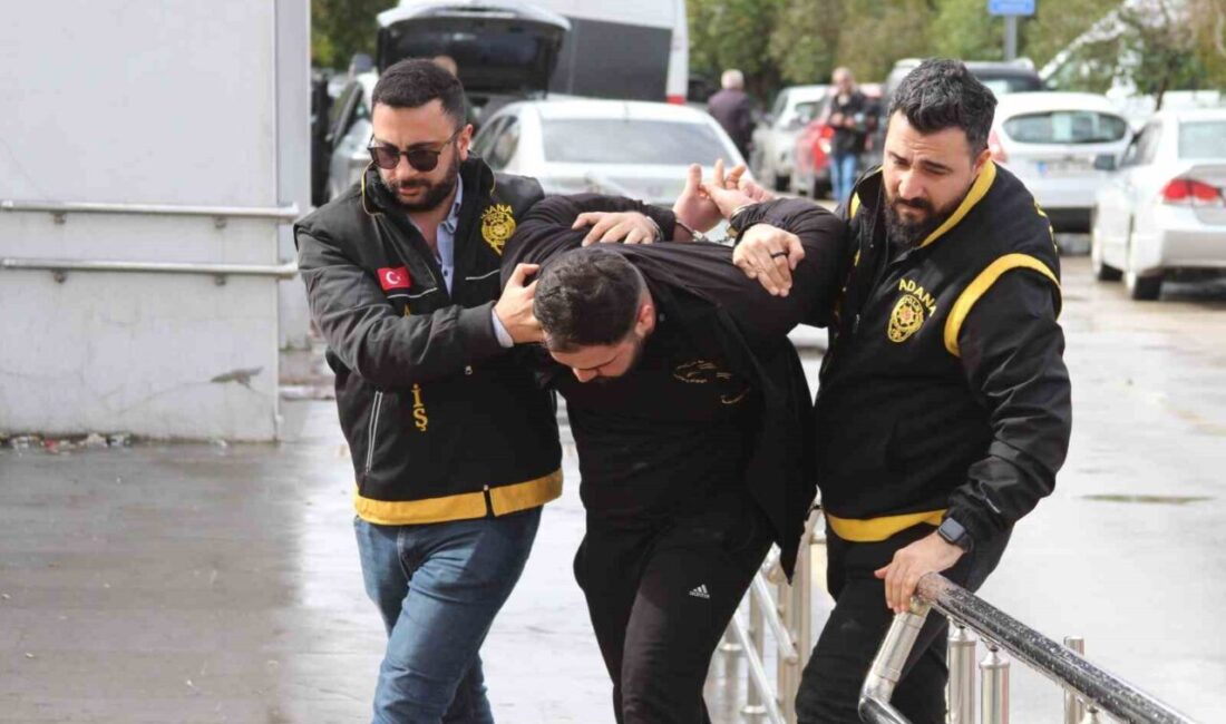 Adana’da yaya geçidinde motosikletin çarpması sonucu pusetteki 17 aylık bebeğin