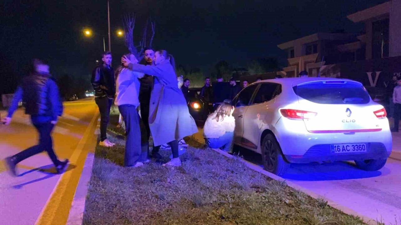 Bursa’nın İnegöl ilçesinde meydana gelen kazada 2 otomobil çarpıştı: 1