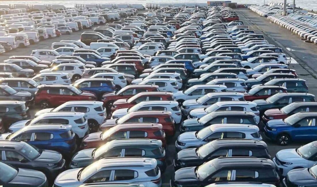 Haydarpaşa Limanı’na 2026 model sıfır kilometre otomobiller geldi. Binlerce otomobilin