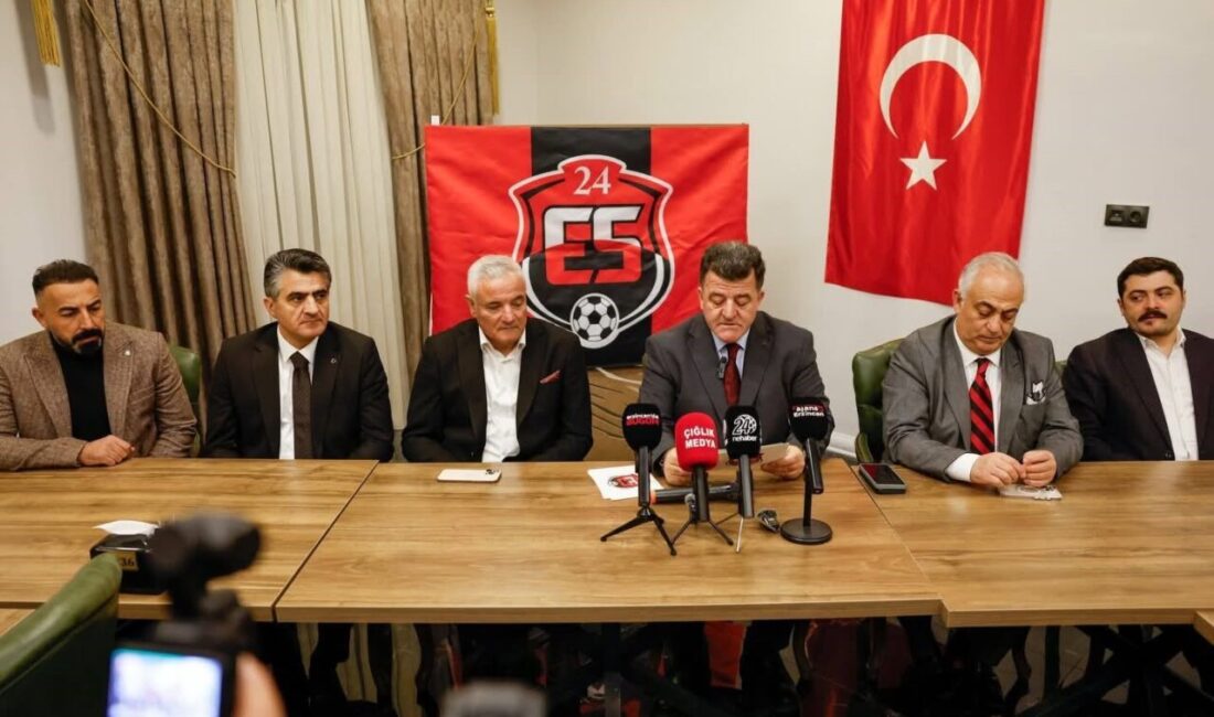 24Erzincanspor yönetimi, düzenlenen iftar programında basın mensuplarıyla bir araya gelerek