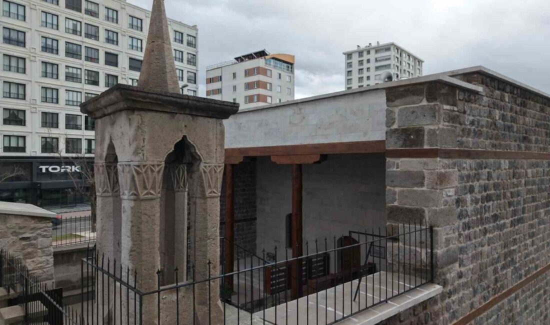 16’ncı yüzyıldan günümüze ulaşan Tasmakıran Cami; Kayseri Büyükşehir Belediyesi’nin titiz