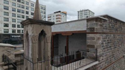 16’ncı yüzyıldan günümüze ulaşan Tasmakıran Cami; Kayseri Büyükşehir Belediyesi’nin titiz
