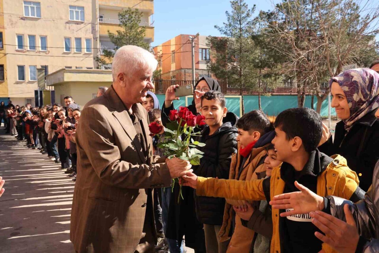 Diyarbakır’da 43 yıllık öğretmen Mehmet Salih Bayğut, öğrencileri, eski öğrencileri,