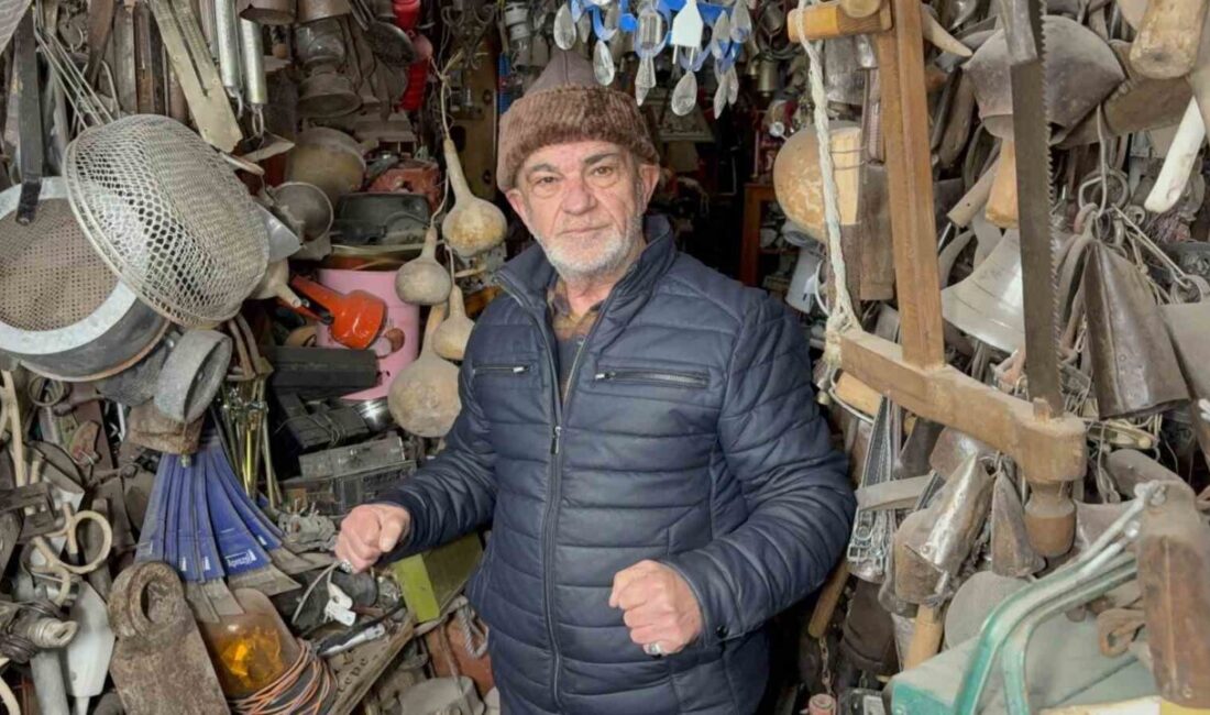 Samsun’da çocuk yaşlarda başladığı antika merakını 47 yıldır sürdüren Cemil