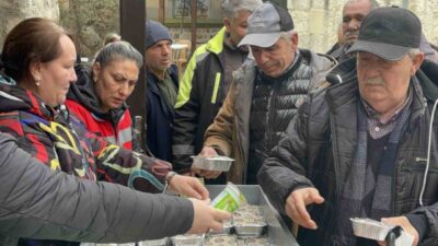Kahramanmaraş merkezli 6 Şubat depremlerinin yıl dönümünde, hayatını kaybeden binlerce