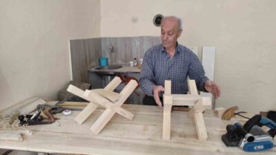 Batman’ın Sason ilçesinde yaşayan 80 yaşındaki ahşap ustası Ferzende Değirmenci,