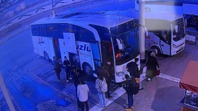 Antalya’da yolcu otobüsünün kontrolden çıkarak devrilmesi sonucu meydana gelen trafik