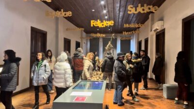 Çankırı’da 8 buçuk milyon yıllık fosillerin sergilendiği ve ziyaretçilerini tarihi