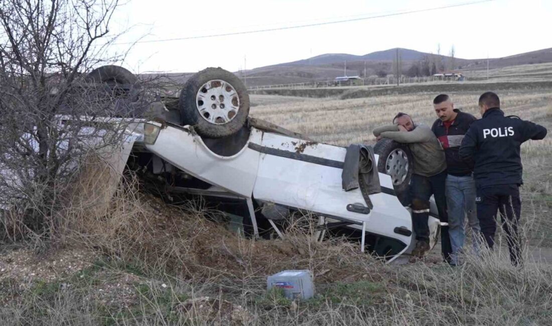 Kırıkkale’de takla atan otomobilin hurdaya döndüğü kazada 2 kişi yaralandı.