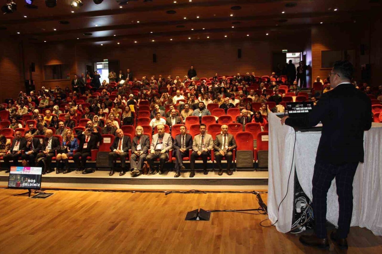 Akdeniz Diyabet Akademisi 7. Toplantısı Adana Müze Kompleksi’nde gerçekleştirildi. İl