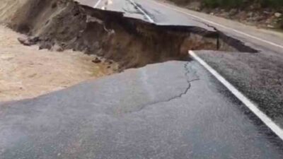 Adana’da iki gündür etkili olan sağanak yağış, Saimbeyli ilçesinde hayatı
