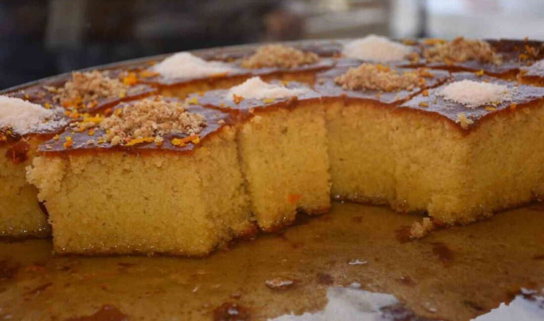Afyonkarahisar’da Ramazan ayı dolayısıyla tatlı satışları artarken, vatandaşların özellikle güllaç