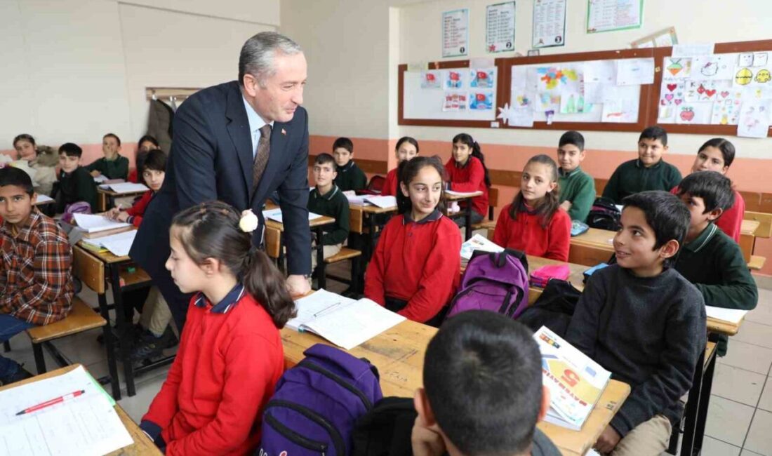 Ağrı İl Milli Eğitim Müdürü Hasan Kökrek, Eleşkirt ilçesinde yürütülen