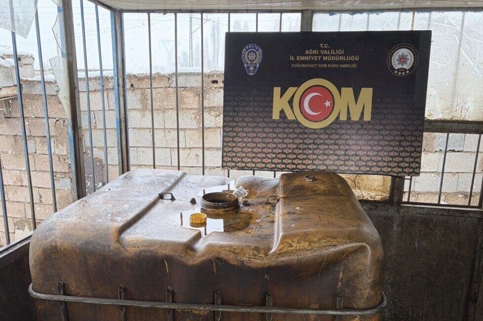 Ağrı’da düzenlenen kaçakçılık operasyonlarında 5 bin 844 litre kaçak akaryakıt,