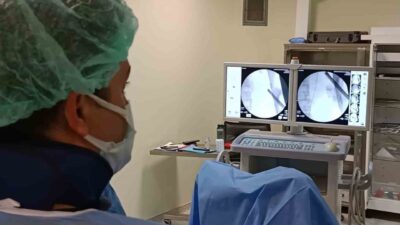 Ağrı Eğitim ve Araştırma Hastanesi’nde böbreğinde yaklaşık 6 santimetreyi bulan