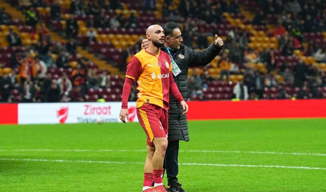 Galatasaraylı futbolcu Ahmed Kutucu, İstanbulspor kalecisi İsa Doğan ile kafa