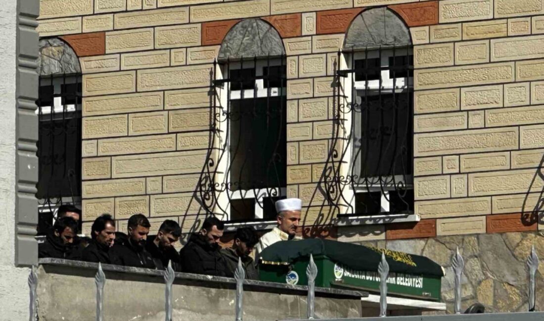 Sakarya’da abisi tarafından pompalı tüfekle öldürülen Yakup Acar, son yolculuğuna