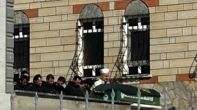 Sakarya’da abisi tarafından pompalı tüfekle öldürülen Yakup Acar, son yolculuğuna