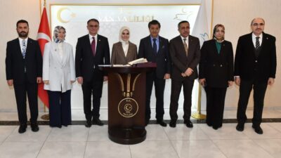 Aile ve Sosyal Hizmetler Bakanı Mahinur Özdemir Göktaş, bir dizi