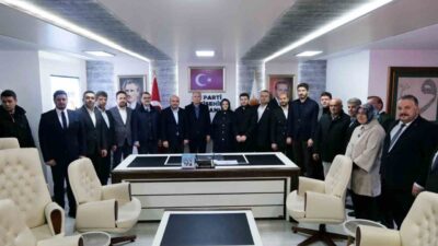 Eskişehir’e gelen AK Parti Genel Başkan Vekili Efkan Âlâ, il