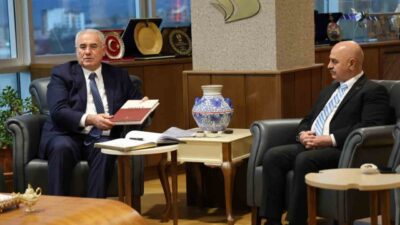 Kamu Başdenetçisi ve Yargıtay Onursal Başkanı Mehmet Akarca, beraberindeki heyet